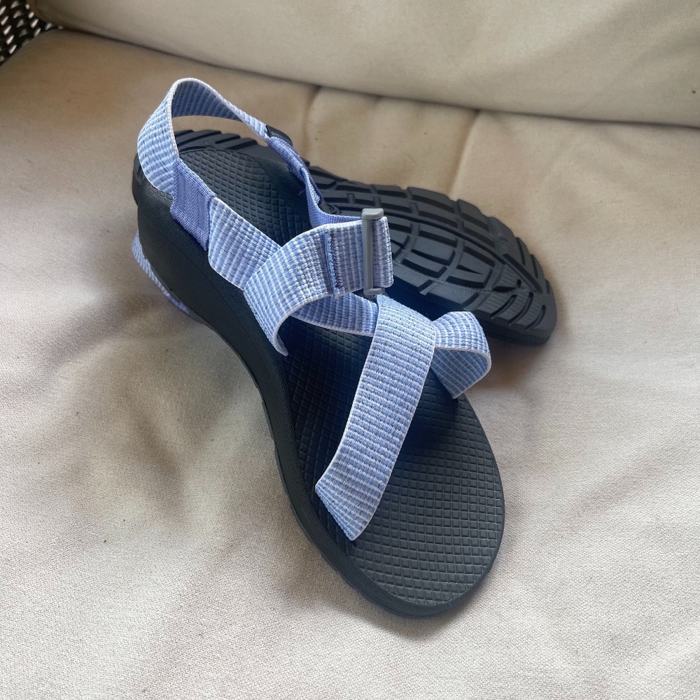NEW Women's Chaco Sandals size 8 Mega Z Cloud, Pucker Hydrangea color